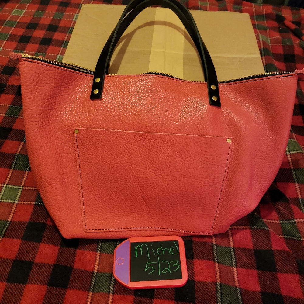 Large sugar zip tote with black handles